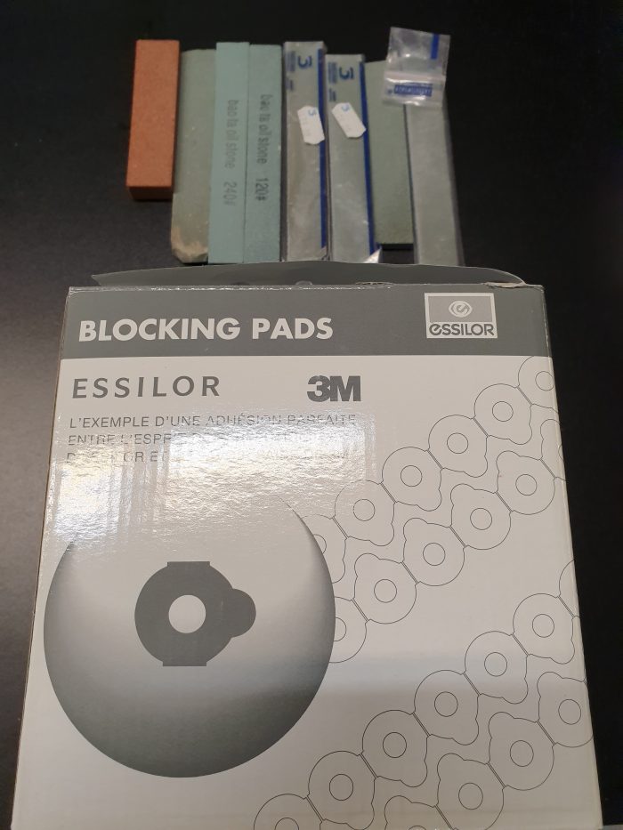 Essilor Randbearbeitungs- maschine / Schleifautomat – Bild 4