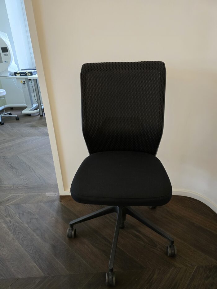 Moderner Bürostuhl – ergonomisch und bequem